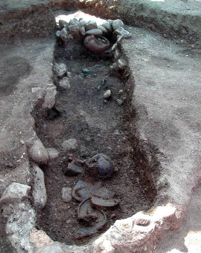 Una tomba a fossa di localitá Chiane